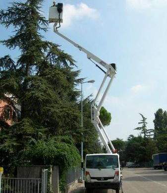 location camion nacelle 20 mètres Maeda