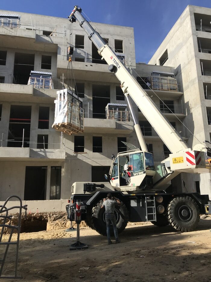 Location grue lente 30 mètres Terex