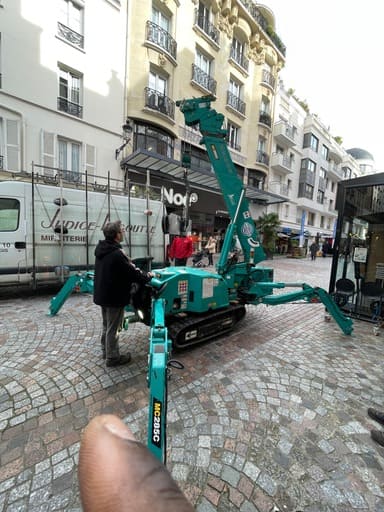 Location de grue araignée 95
