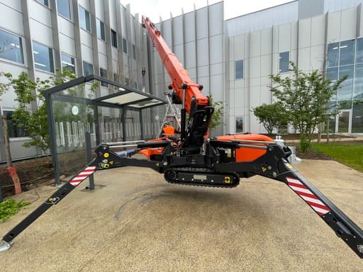 Location de grue araignée 77